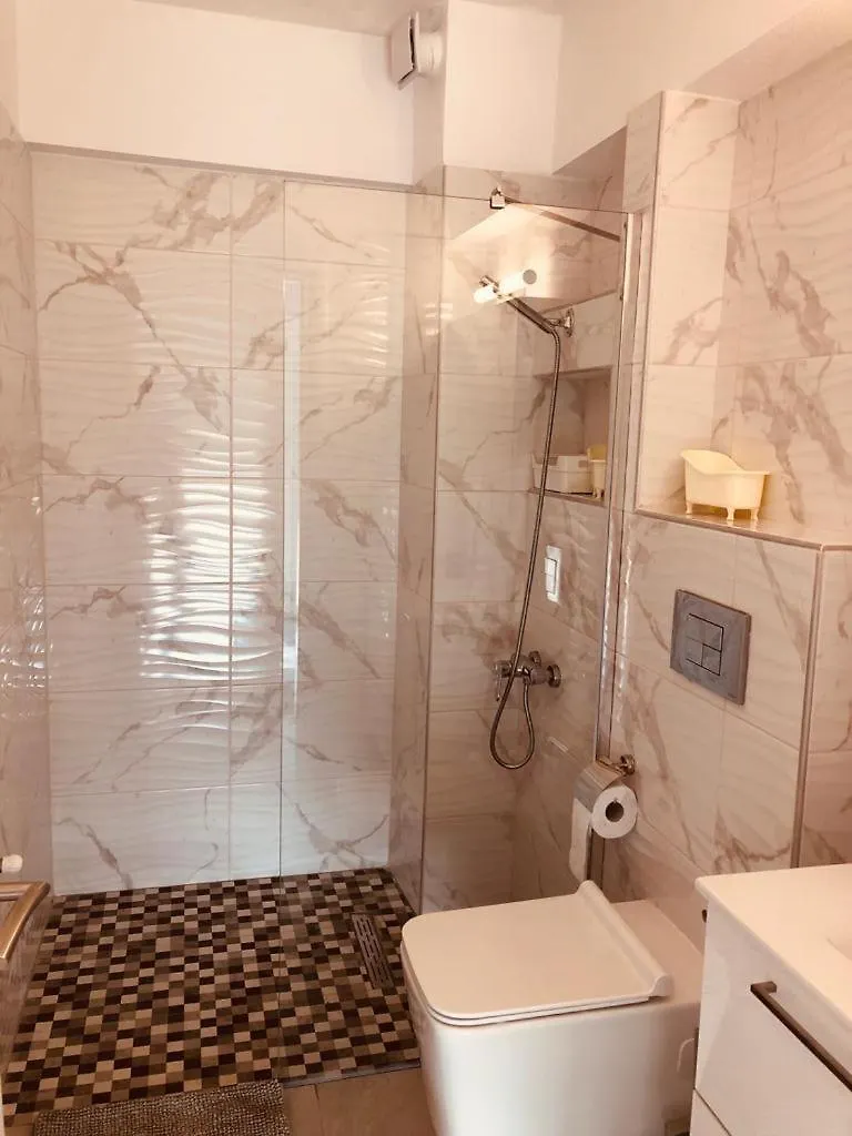 Villa Bacchus 니키티 0*,
